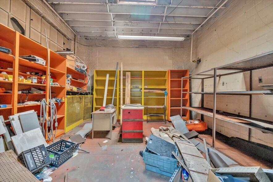 More Photos Of 8820 Lyndon St, Detroit Manufacturing For Sale