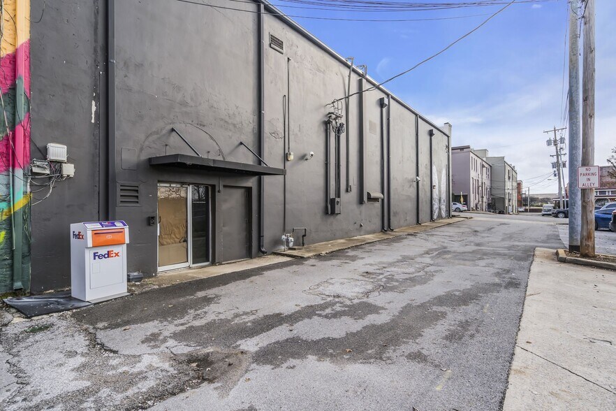 More Photos Of 219 2nd Ave SE, Decatur Storefront For Lease