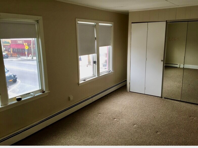 More Photos Of 58 Broadway, Greenlawn Medical For Lease