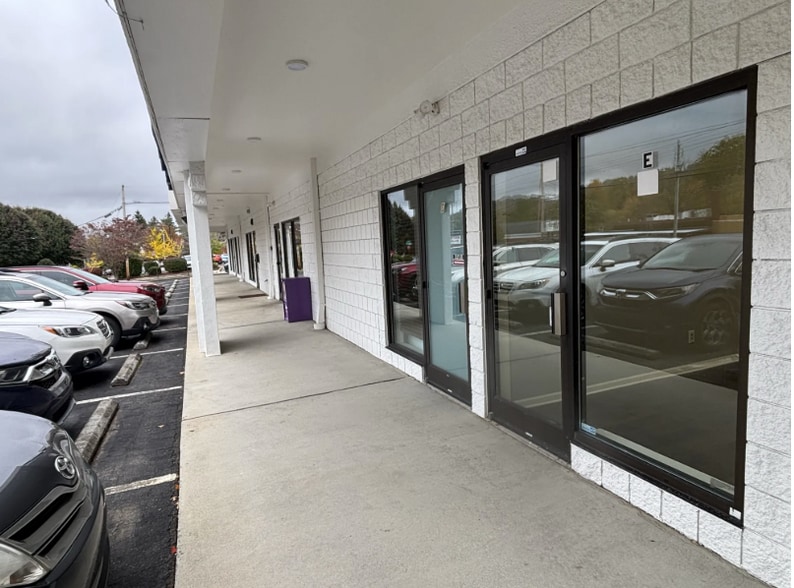 More Photos Of 660 Merrimon Ave, Asheville Unknown For Lease