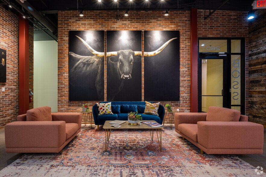 More Photos Of 129 S Main St, Grapevine Coworking Space