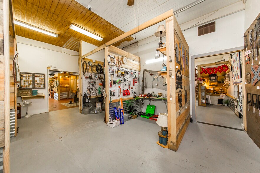 More Photos Of 223 W Main St, Mountain View Storefront For Sale