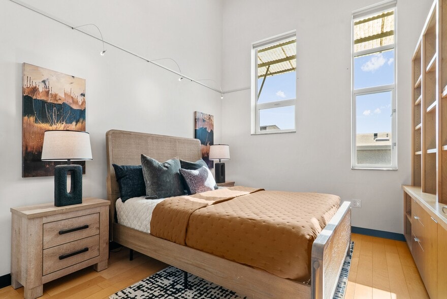 More Photos Of 108 High Rd, Santa Cruz Flex For Sale