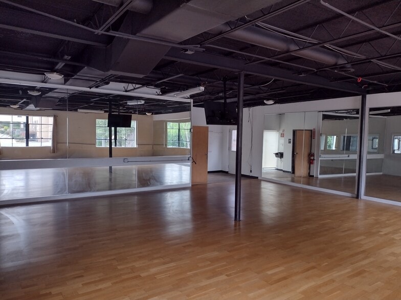 More Photos Of 728 Monroe Dr NE, Atlanta Storefront Retail Office For Lease
