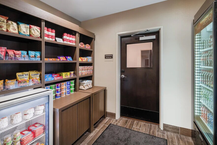 More Photos Of 230 Cracker Barrel Dr, Clarksville Hotel For Sale