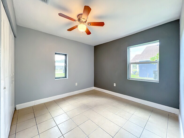 More Photos Of 1906 Murdock Blvd, Orlando Office For Lease