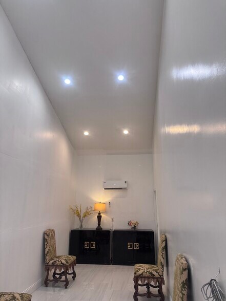 More Photos Of 8418 Broadway St, San Antonio Service For Lease