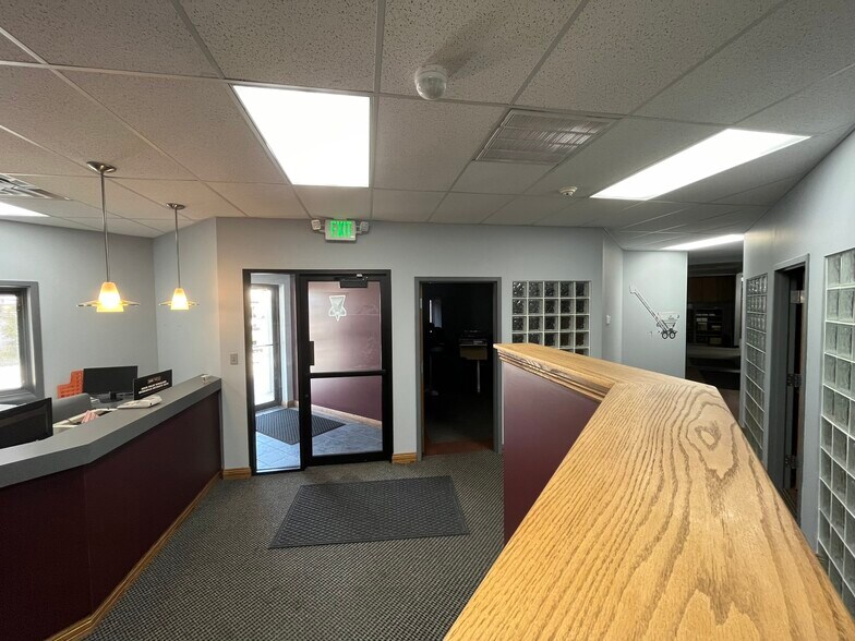 More Photos Of 3911 Merchant Rd, Fort Wayne Warehouse For Lease