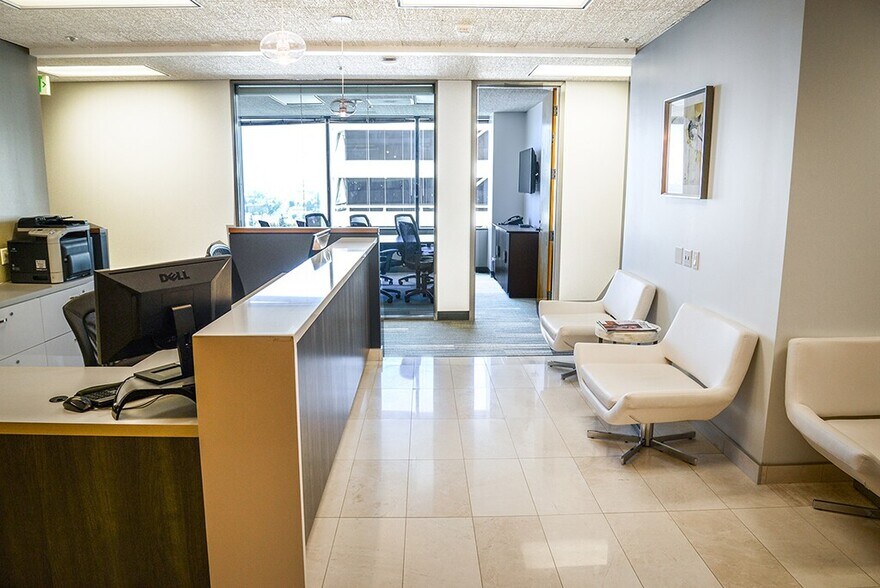 Primary Photo Of 15260 Ventura Blvd, Sherman Oaks Coworking Space