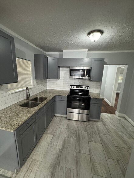 More Photos Of 619 Linwood Ave, Jacksonville Specialty For Sale