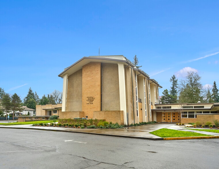 More Photos Of 10675 NE 20th St, Bellevue Specialty For Sale