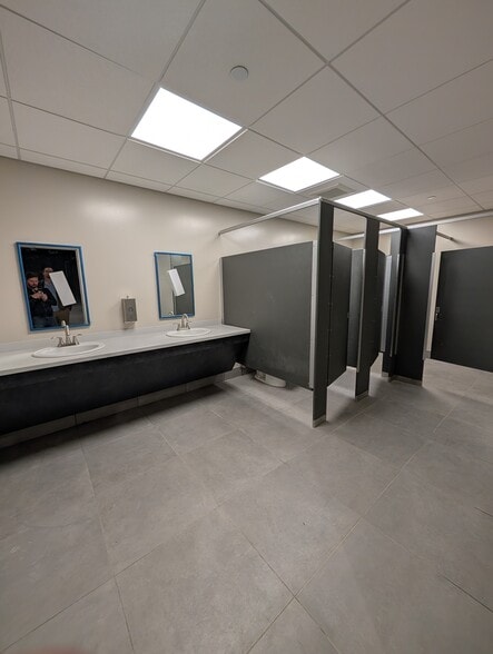 More Photos Of 0 Nevada Ave SW, Warren Distribution For Lease