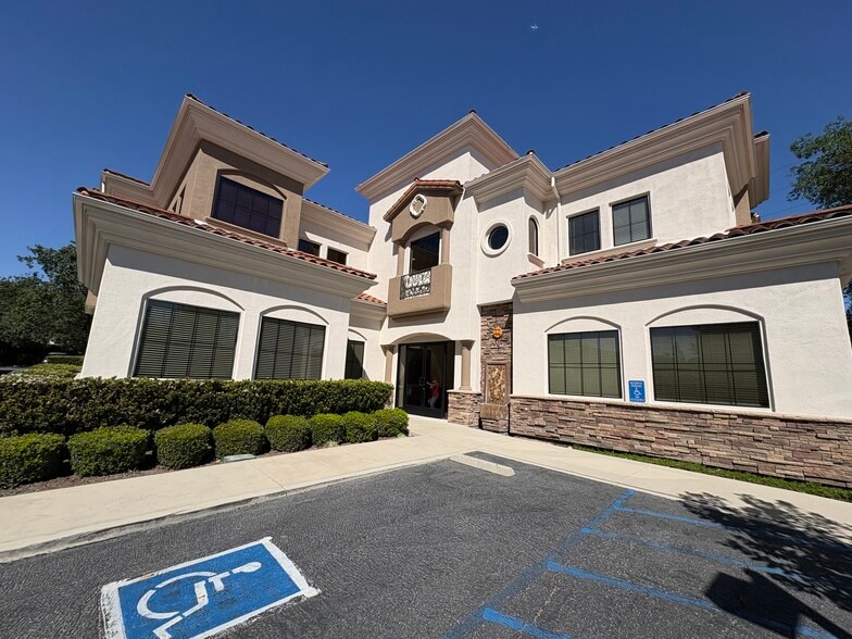 More Photos Of 175 E Wilbur Rd, Thousand Oaks Office For Sale