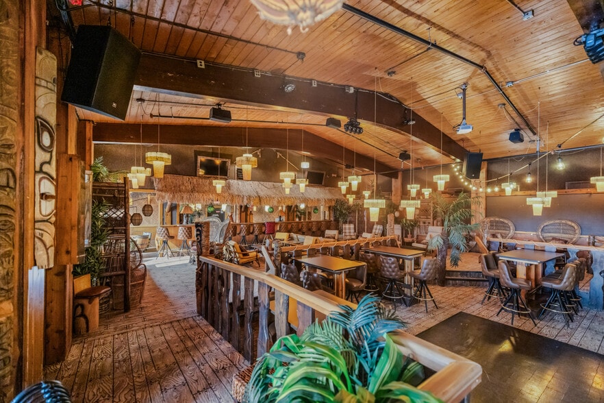 More Photos Of 1900 & 1924 Marshall St NE, Minneapolis Restaurant For Sale