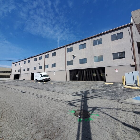 More Photos Of 1405 N San Fernando Blvd, Burbank Office For Lease