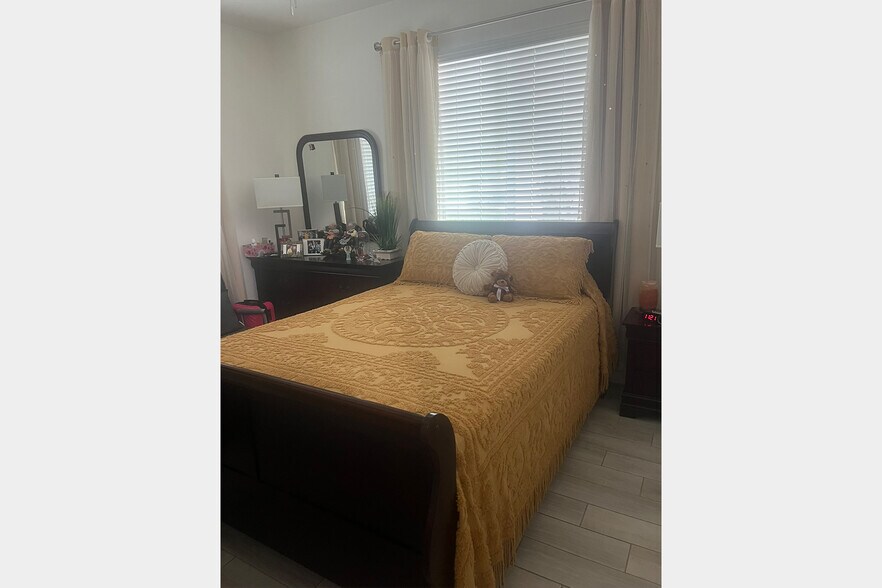 More Photos Of 20690 NW 27th Ave, Miami Gardens Multifamily For Sale