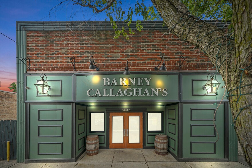 More Photos Of 10618 S Western Ave, Chicago Bar For Sale