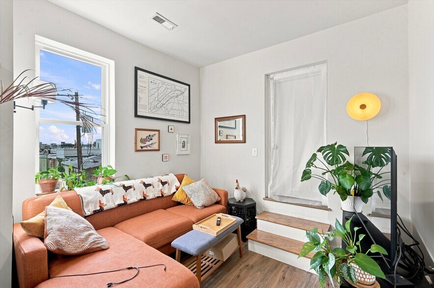 More Photos Of 1648 S 16th St, Philadelphia Apartments For Sale