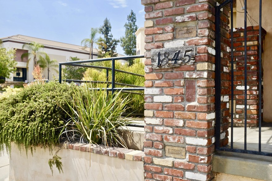 More Photos Of 1845-1857 Huntington Dr, Duarte Restaurant For Lease