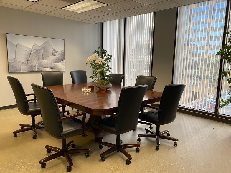 More Photos Of 1901 Avenue of the Stars, Los Angeles Office For Lease