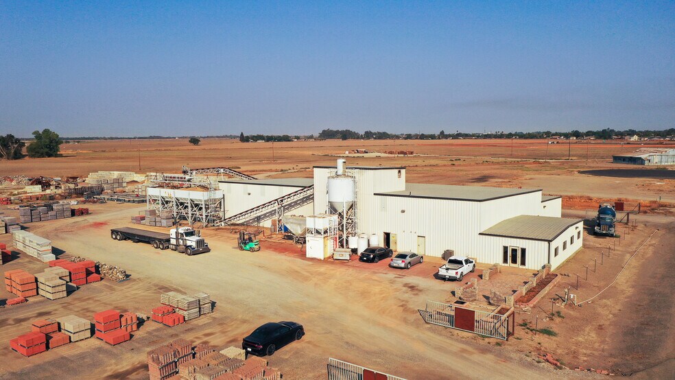 More Photos Of 2945 Niagara Rd, Colusa Manufacturing For Sale