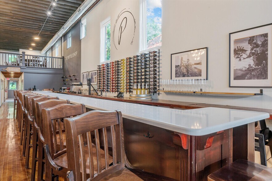 More Photos Of 415 S Thompson Ave, Excelsior Springs Bar For Sale