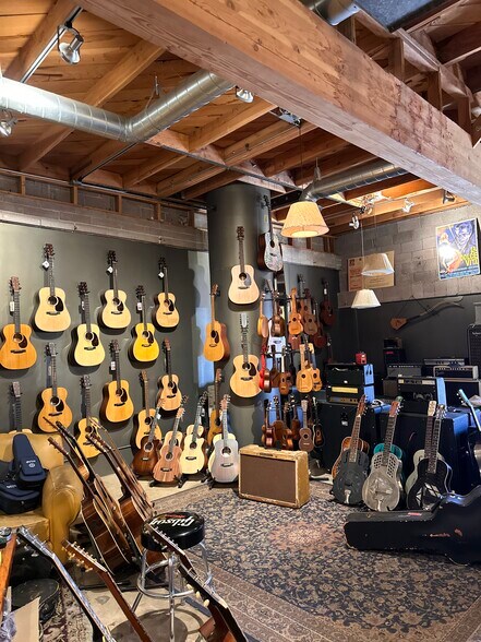 More Photos Of 5244-5248 Van Nuys Blvd, Sherman Oaks Storefront Retail Office For Lease