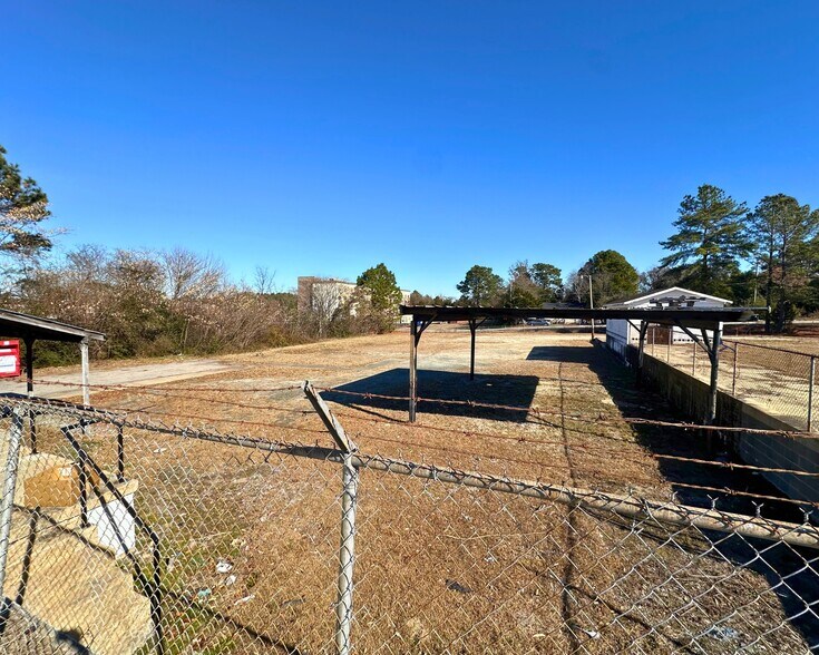 More Photos Of 110 N Fourth St, Spring Lake Light Manufacturing For Sale