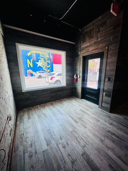 More Photos Of 103 N College Ave, Newton General Retail For Lease