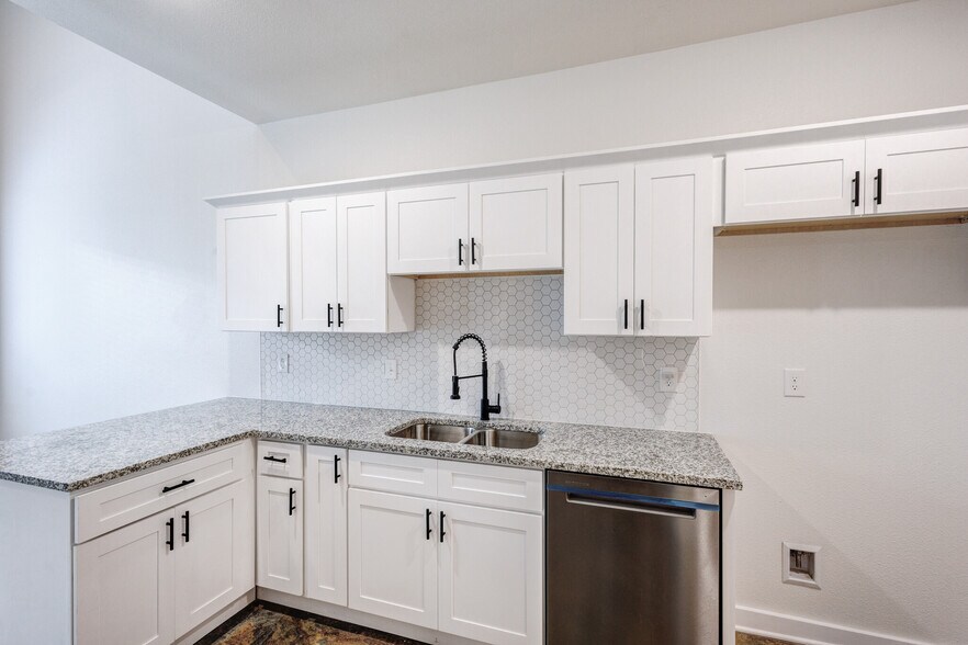 More Photos Of 3202 Wexford Dr, Garland Multifamily For Sale