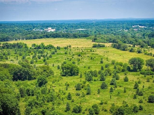 More Photos Of 7 Mathis Park Dr, Tahlequah Dormitory For Sale