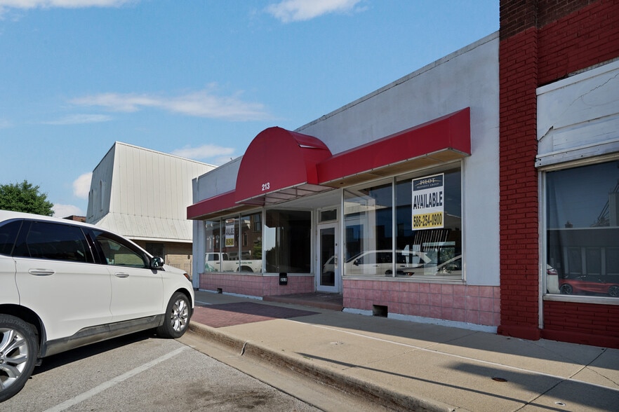 More Photos Of 213 E 3rd St, Imlay City Storefront For Sale