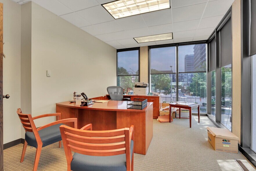 More Photos Of 141 E Town St, Columbus Office Residential For Lease