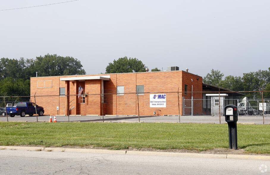 More Photos Of 5657 Enterprise Blvd, Toledo Truck Terminal For Lease