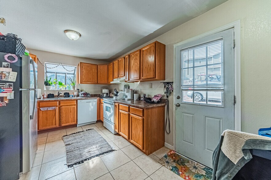 More Photos Of 6970 Peyote Way, Colorado Springs Apartments For Sale