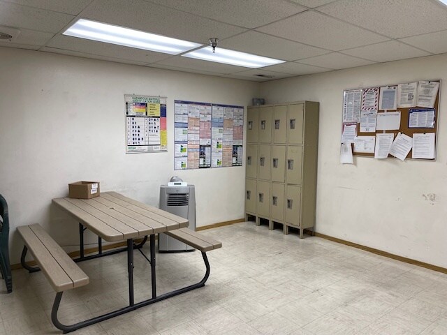 More Photos Of 1731 Industrial Way, Philomath Warehouse For Lease