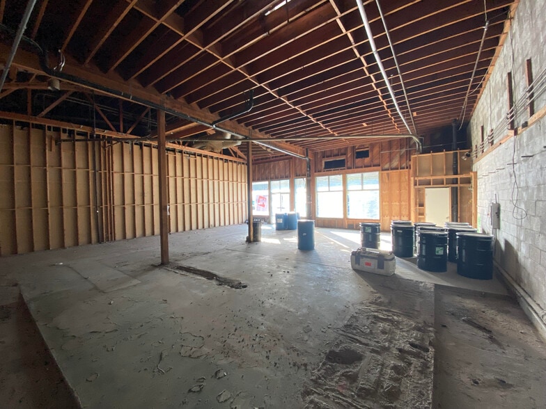 More Photos Of 8 Bolinas Ave, San Anselmo General Retail For Lease