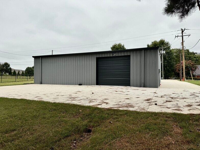 More Photos Of 1714 Circle Rd, Easley Warehouse For Sale