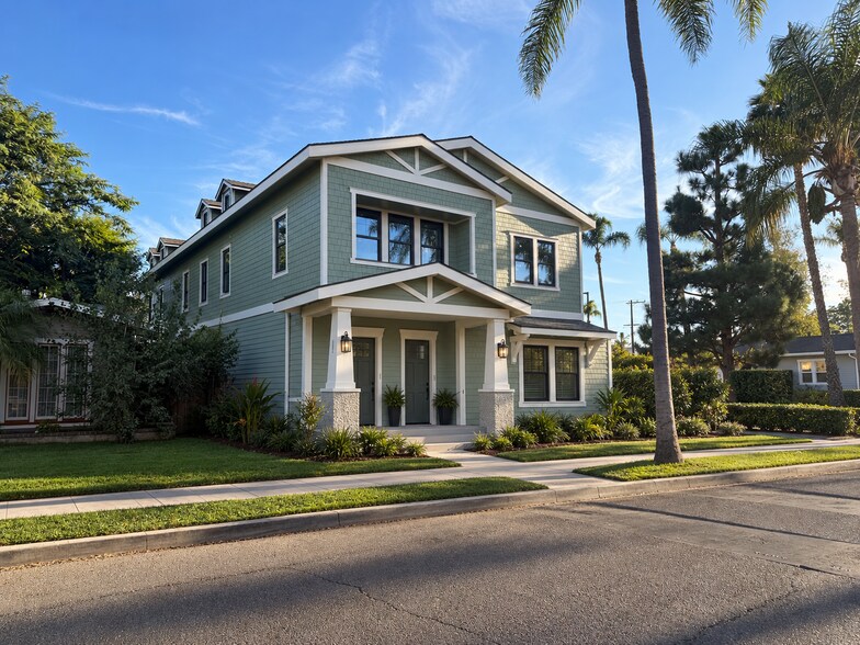 Primary Photo Of 210 W 19th St, Santa Ana Medical For Lease