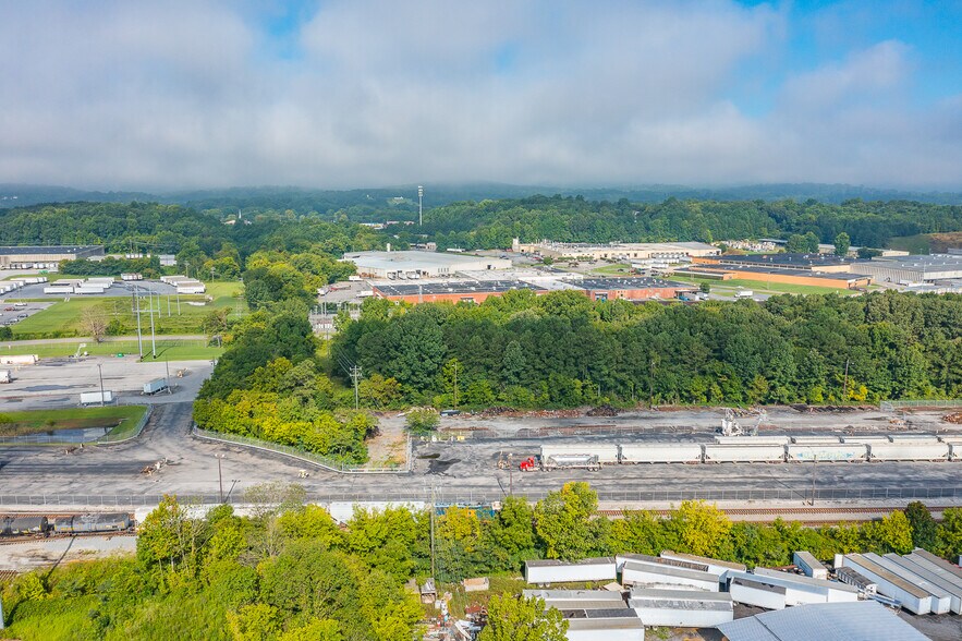 More Photos Of 506 Bear Creek Rd, Dalton Manufacturing For Sale
