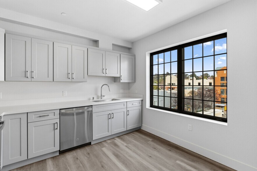 More Photos Of 500 San Benito St, Hollister Office Residential For Sale