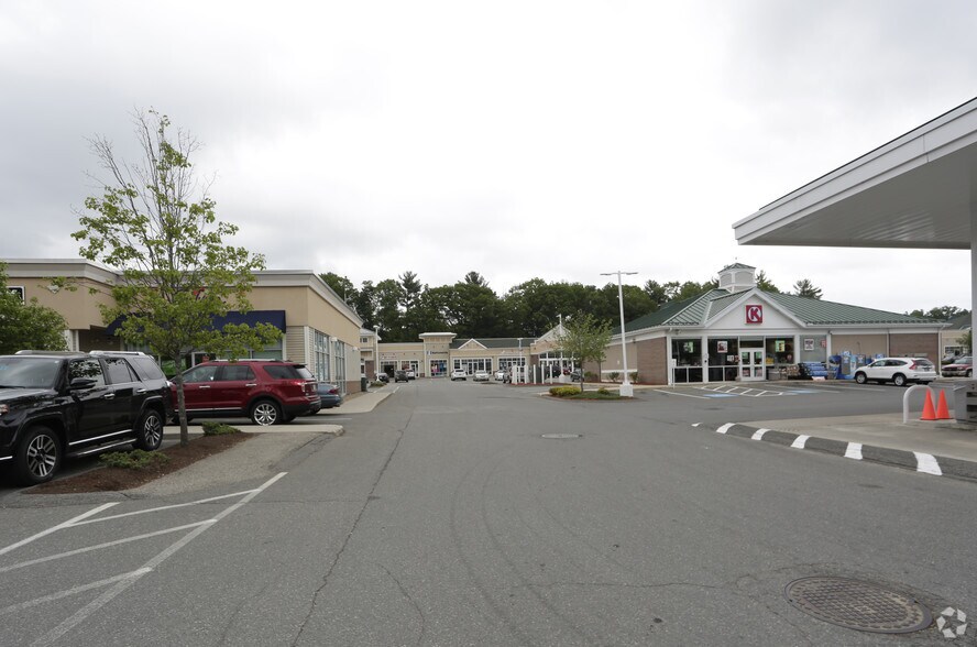 More Photos Of 240 N Broadway, Salem General Retail For Lease
