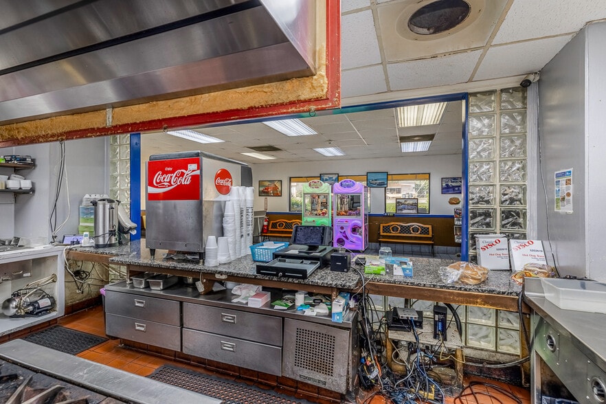 More Photos Of 497 E Blackstock Rd, Spartanburg Restaurant For Lease