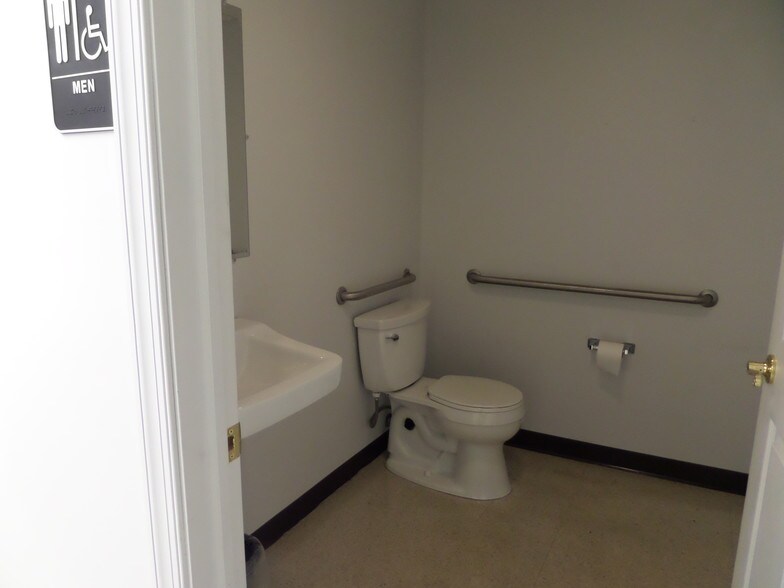 More Photos Of 5646 Mount Pleasant Rd, Bernville Warehouse For Lease