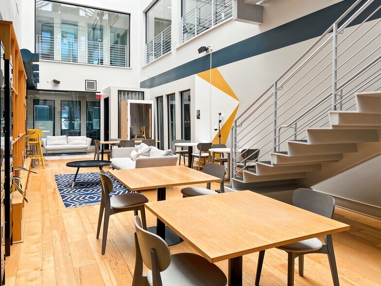 More Photos Of 730 Arizona Ave, Santa Monica Coworking Space