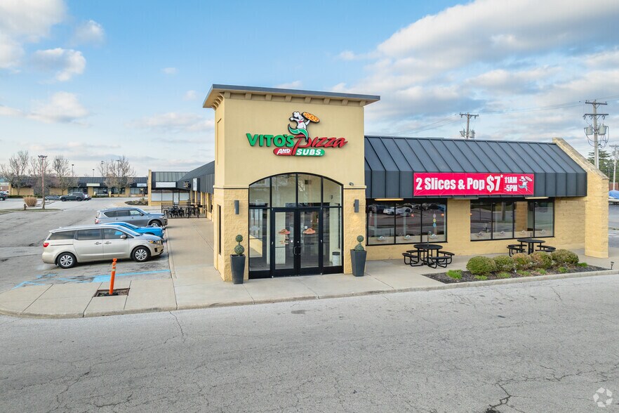More Photos Of 3128-3160 Secor Rd, Toledo Storefront For Lease