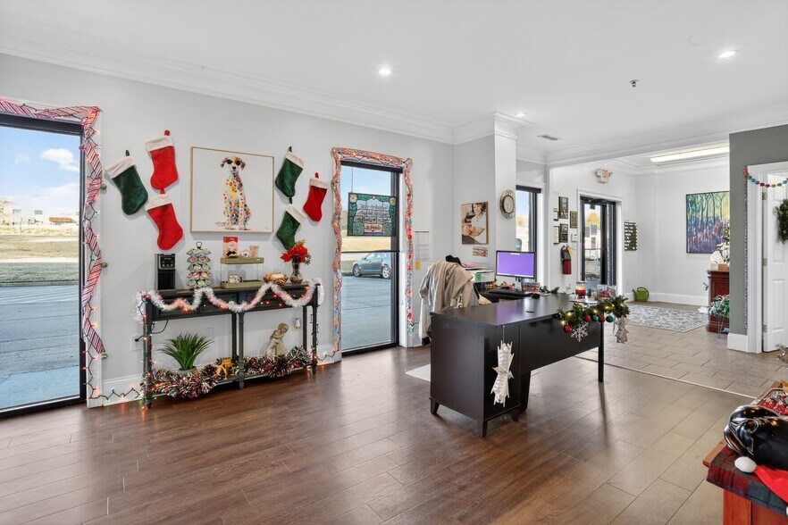 More Photos Of 1595 Access Rd, Covington Storefront For Sale