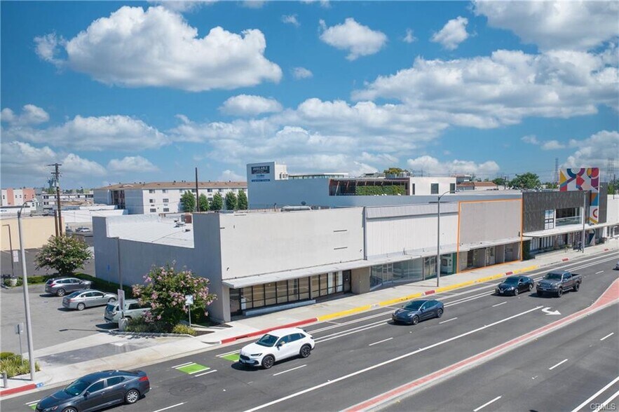 More Photos Of 17428 Bellflower Blvd, Bellflower Storefront For Lease