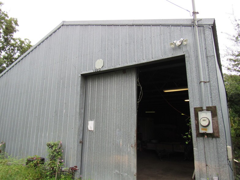 More Photos Of 1003 S Main St, Jennings Industrial For Sale