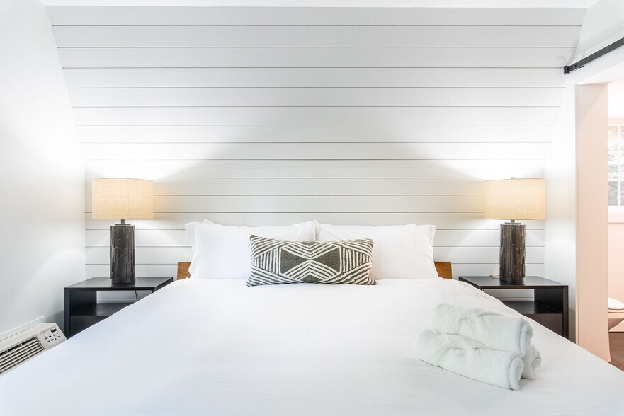 More Photos Of 306 Loch Leven Rd, Lake Arrowhead Hotel For Sale